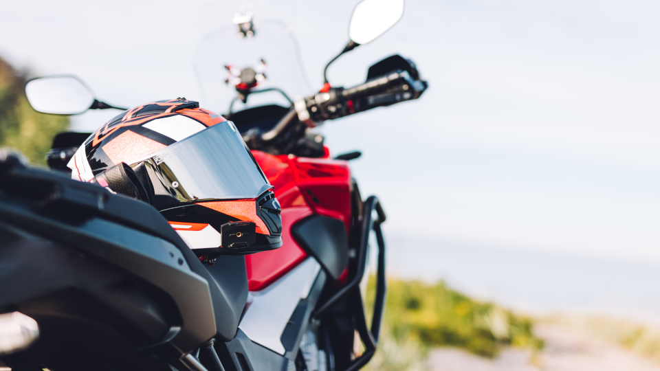 Diferencias entre seguro de moto a terceros y todo riesgo